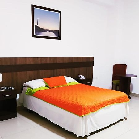 Manta Airport Hotel Bagian luar foto